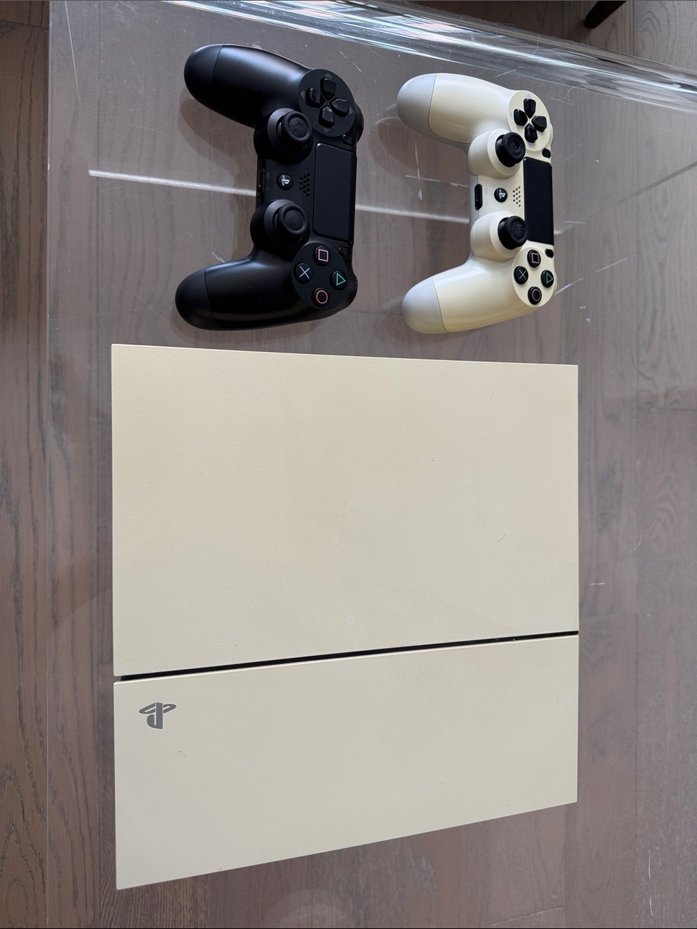 Sony PlayStation 4 PS4 White Console + 2 Controllers – White/ Cream